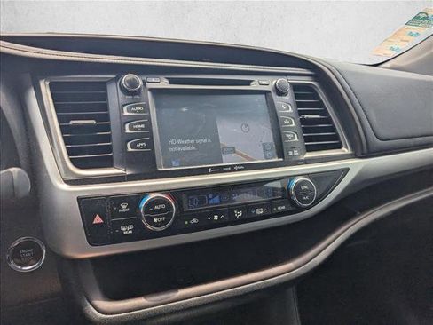 Used 2017 Toyota Highlander XLE FWD image 11