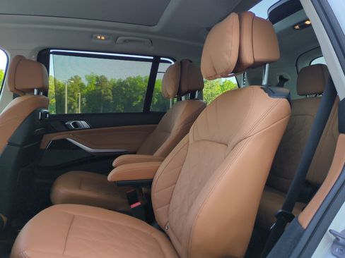 Certified 2023 BMW X7 xDrive40i w/ Premium Package AWD/4WD image 32