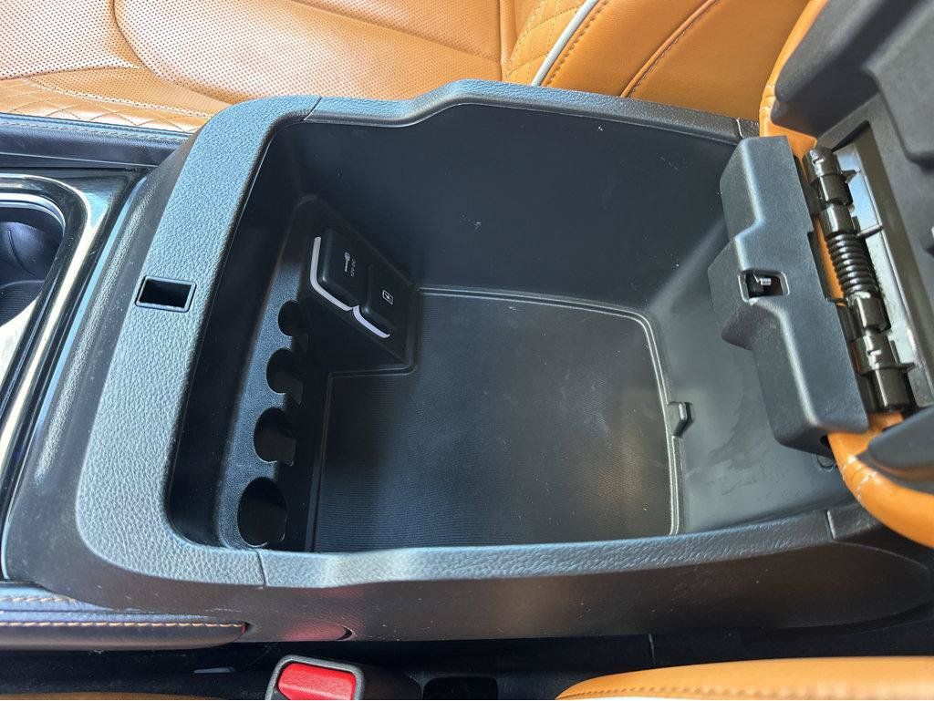 Used 2023 Chrysler Pacifica Pinnacle FWD image 30