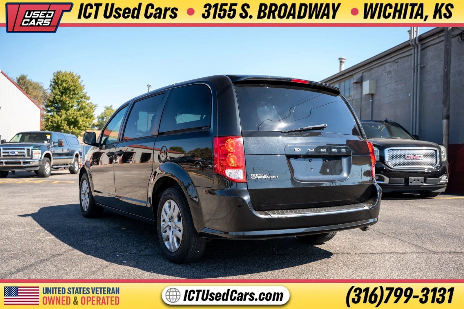 Used 2019 Dodge Grand Caravan SE w/ UConnect Hands-Free Group FWD image 3