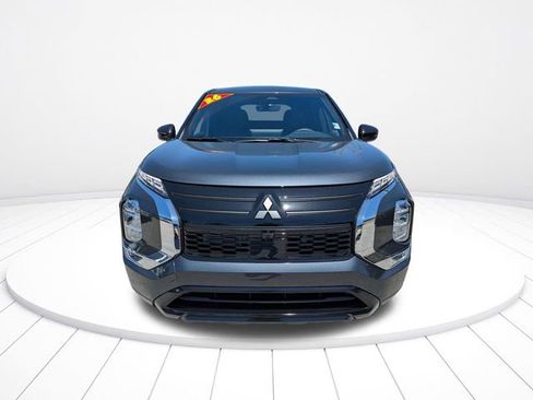 New 2026 Mitsubishi Outlander LE image 9