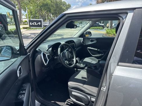 Used 2023 Kia Soul LX w/ Option Group 015 FWD image 12