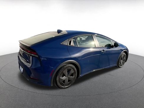 Used 2025 Toyota Prius LE image 11