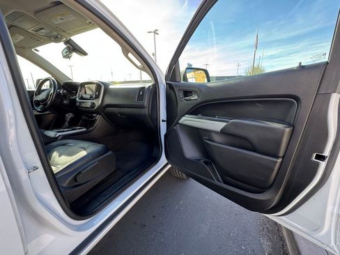 Used 2018 Chevrolet Colorado LT w/ LT Convenience Package image 14