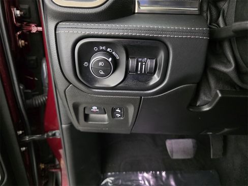 Used 2019 RAM 1500 Limited image 28