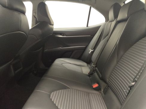 Used 2023 Toyota Camry SE FWD image 18