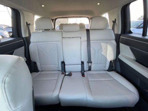 Used 2025 Hyundai Santa Fe SEL image 41