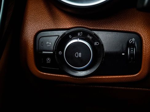 Used 2019 Alfa Romeo Giulia RWD image 27