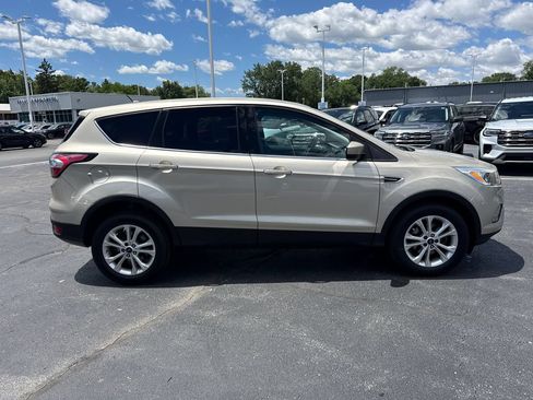 Used 2017 Ford Escape SE FWD image 6