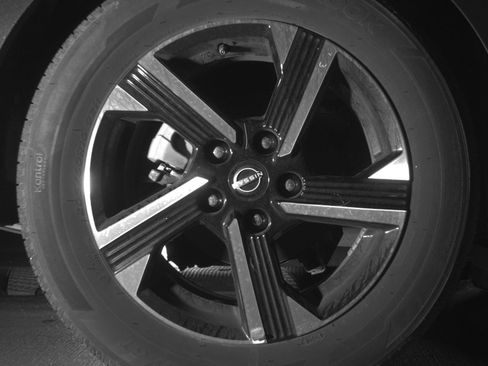 Used 2025 Nissan Sentra SV FWD image 18