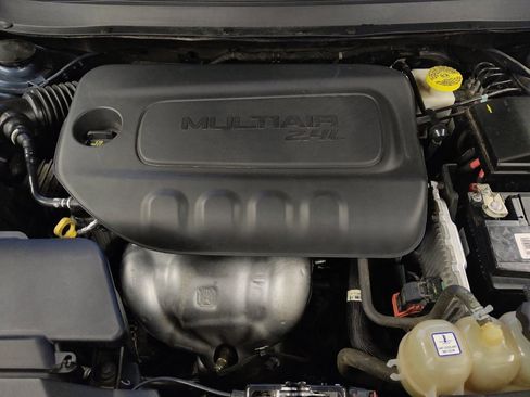 Used 2020 Jeep Cherokee Latitude FWD image 30