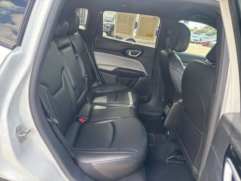 Used 2025 Jeep Compass Limited AWD/4WD image 27