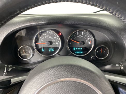 Used 2014 Jeep Wrangler Unlimited Sahara AWD/4WD image 20