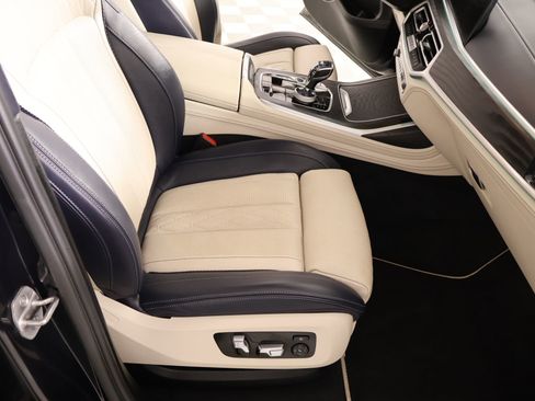Used 2022 BMW X7 M50i AWD/4WD image 15