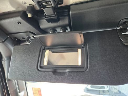 Used 2018 Jeep Wrangler Unlimited Sahara AWD/4WD image 20