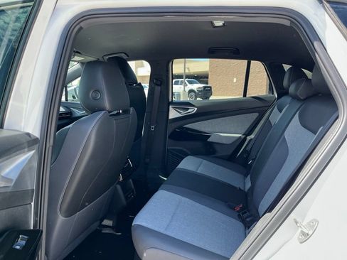 Used 2024 Volkswagen ID.4 Pro AWD/4WD image 18