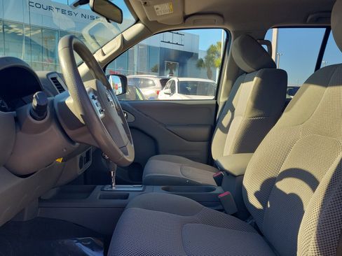 Used 2019 Nissan Frontier SV image 20