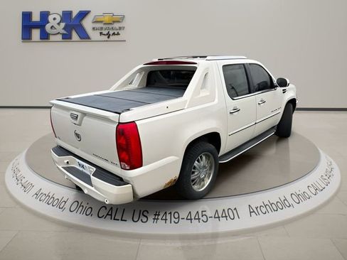 Used 2007 Cadillac Escalade EXT w/ Information Package image 10