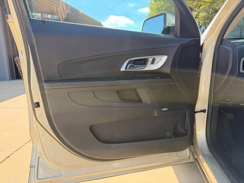 Used 2016 Chevrolet Equinox LT w/ Convenience Package image 37