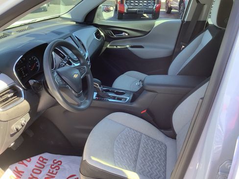 Used 2023 Chevrolet Equinox LS image 10