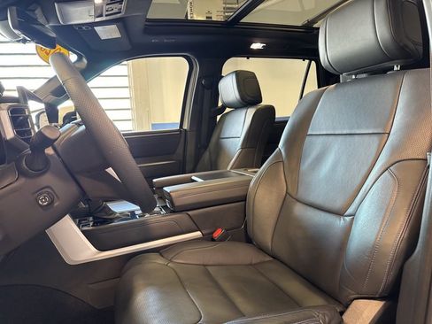 Used 2025 Toyota Sequoia Platinum w/ TRD Off-Road Package AWD/4WD image 23