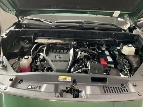 Used 2023 Toyota Highlander XLE image 21