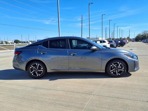 Used 2024 Nissan Sentra SV image 8