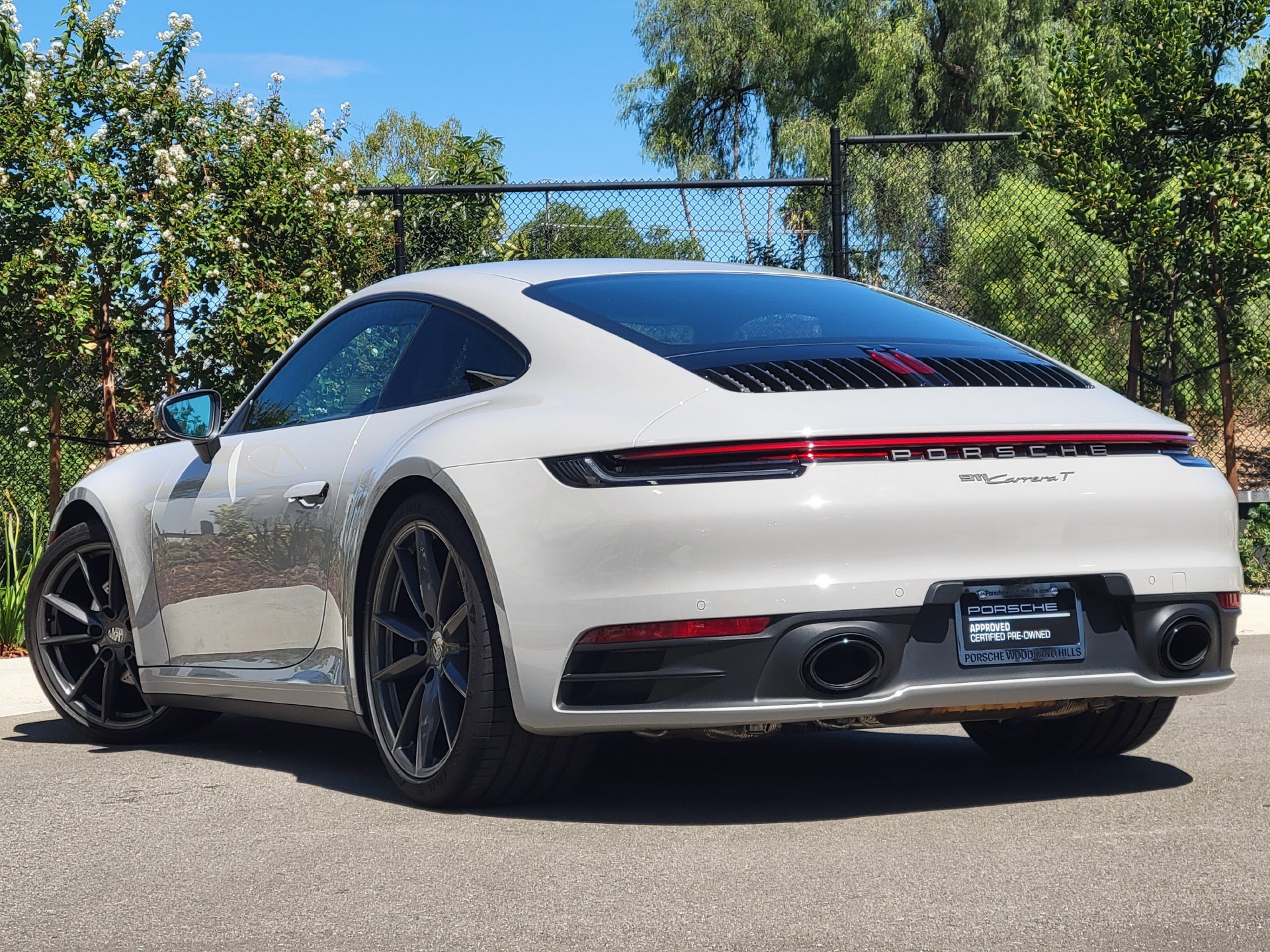 Certified 2023 Porsche 911 Carrera T RWD image 3