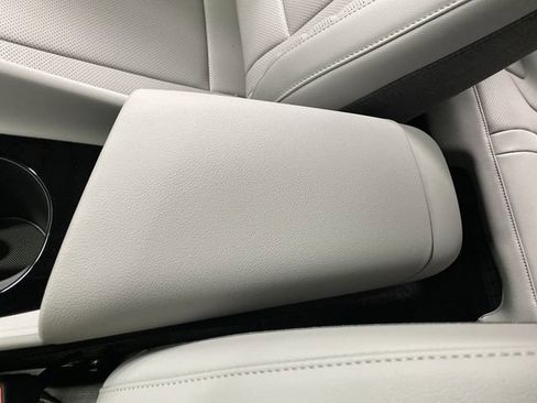 New 2025 Hyundai Elantra Limited image 21