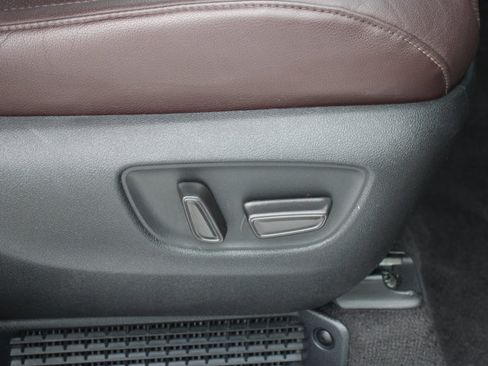 Certified 2023 Toyota Sienna Platinum image 21