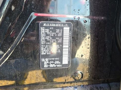 Used 2021 Nissan Armada SV w/ SV Appearance Package image 32