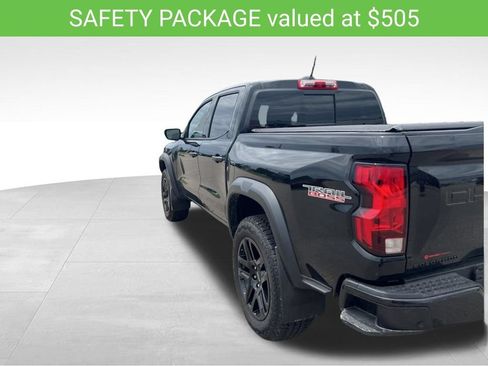 Certified 2024 Chevrolet Colorado Trail Boss w/ Technology Package AWD/4WD image 8