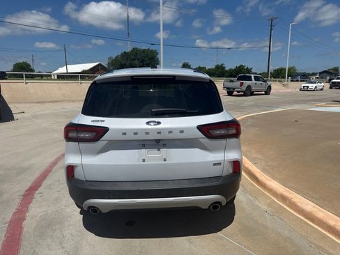 Used 2025 Ford Escape SE FWD image 6