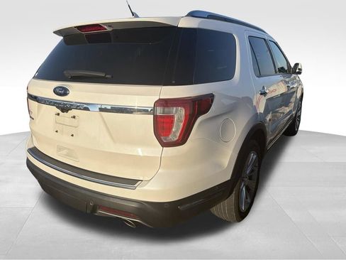 Used 2018 Ford Explorer Limited w/ Equipment Group 301A FWD image 28