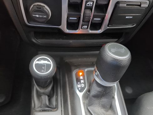 Used 2020 Jeep Wrangler Unlimited Sport S AWD/4WD image 15