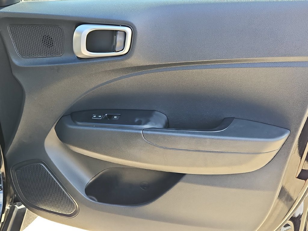 Used 2026 Hyundai Venue SEL FWD image 30