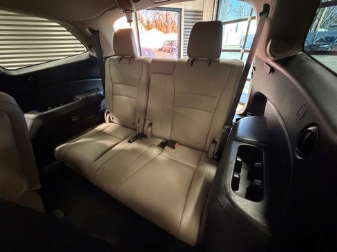 Used 2020 Honda Pilot Touring image 8