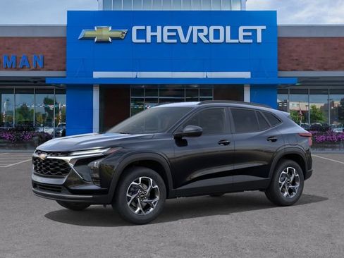 New 2026 Chevrolet Trax LT w/ Driver Confidence Package FWD image 2
