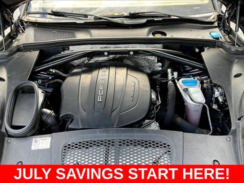 Used 2017 Porsche Macan AWD/4WD image 37