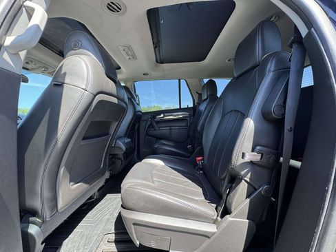 Used 2017 Buick Enclave Leather FWD image 12