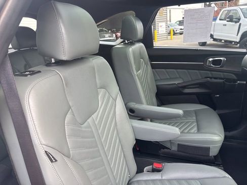 Used 2024 Kia Sorento SX Prestige w/ Sage Leather Package image 12
