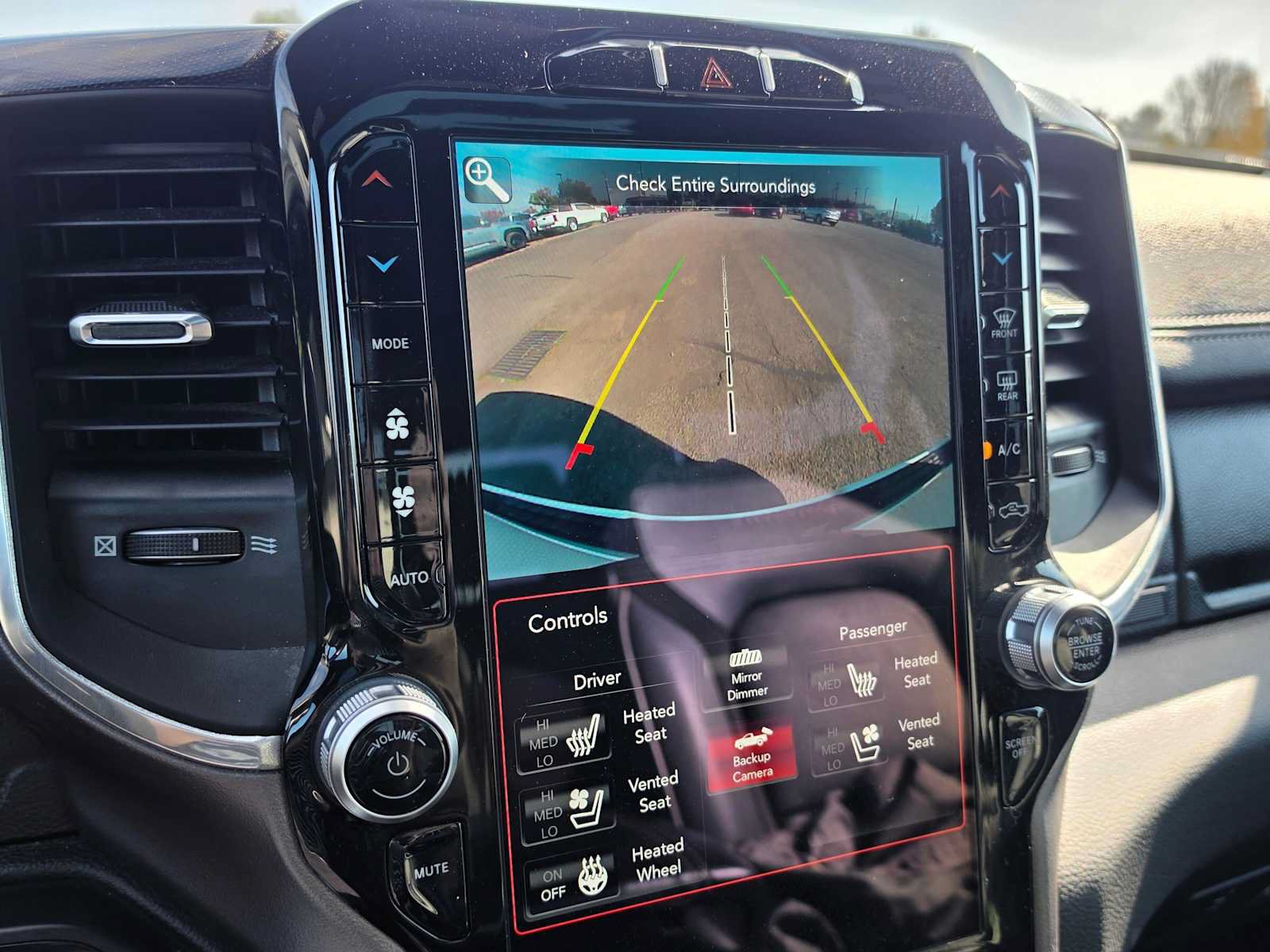 Used 2021 RAM 1500 Laramie AWD/4WD image 30