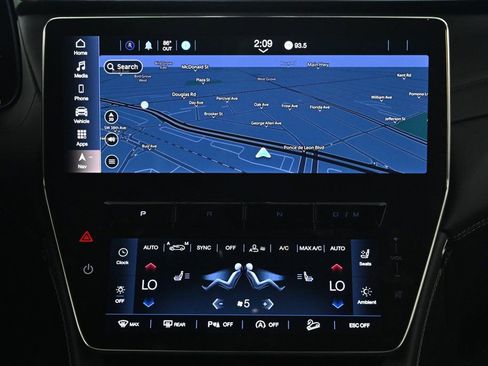 Used 2025 Maserati Grecale GT image 12