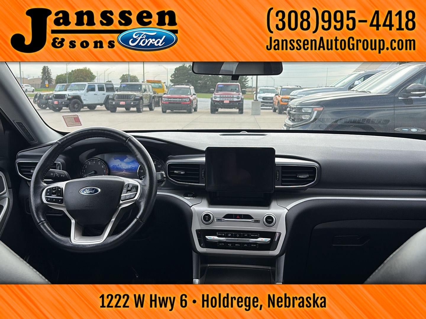 Used 2021 Ford Explorer XLT w/ Equipment Group 202A AWD/4WD image 14
