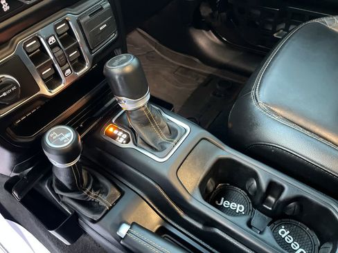 Used 2021 Jeep Wrangler Unlimited Sahara image 25