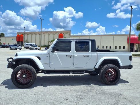 Used 2023 Jeep Gladiator Overland AWD/4WD image 4