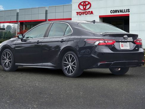 Certified 2023 Toyota Camry SE FWD image 6