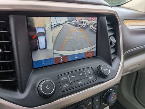 Used 2018 GMC Acadia Denali w/ Technology Package FWD image 19