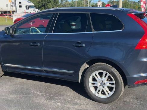 Used 2015 Volvo XC60 T5 Premier w/ Proximity Package FWD image 6