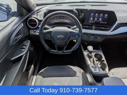 Used 2024 Chevrolet Trax RS FWD image 31